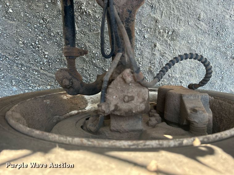 image for item DJ6268 2000 International 4700  dump flatbed truck