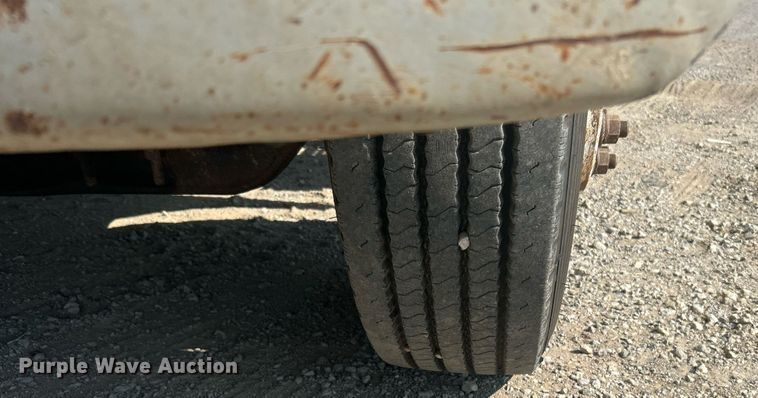 image for item DJ6268 2000 International 4700  dump flatbed truck