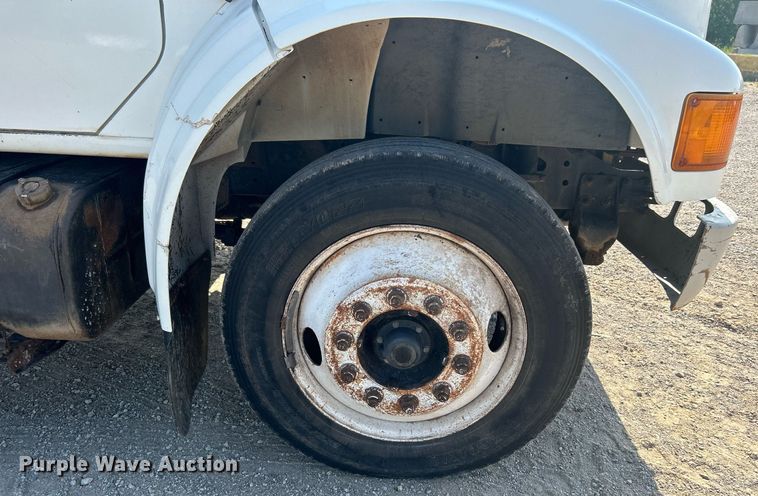 image for item DJ6268 2000 International 4700  dump flatbed truck