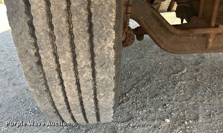 image for item DJ6268 2000 International 4700  dump flatbed truck