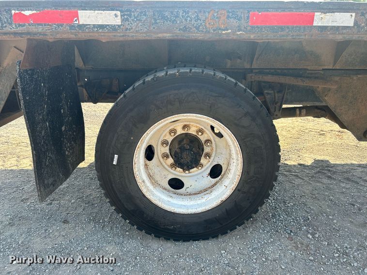 image for item DJ6268 2000 International 4700  dump flatbed truck