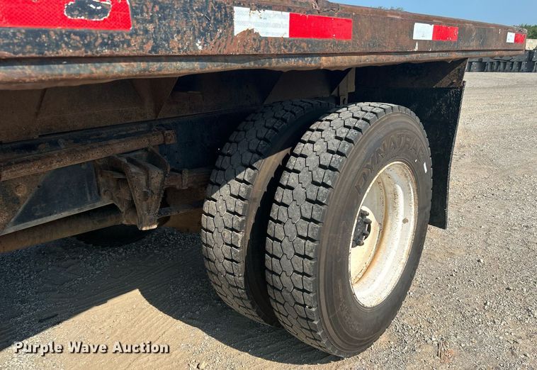 image for item DJ6268 2000 International 4700  dump flatbed truck