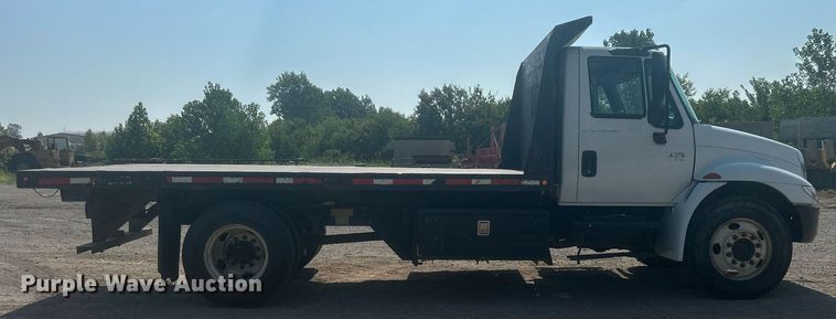 image for item DJ6269 2006 International 4200  dump flatbed truck