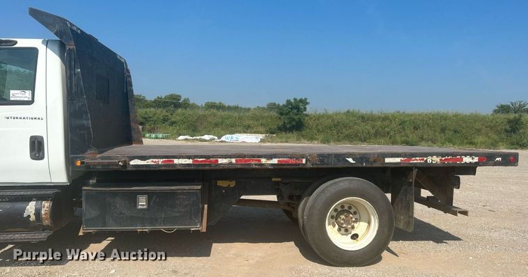 image for item DJ6269 2006 International 4200  dump flatbed truck