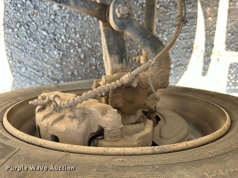 image for item DJ6269 2006 International 4200  dump flatbed truck