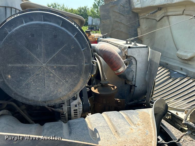 image for item DJ6269 2006 International 4200  dump flatbed truck