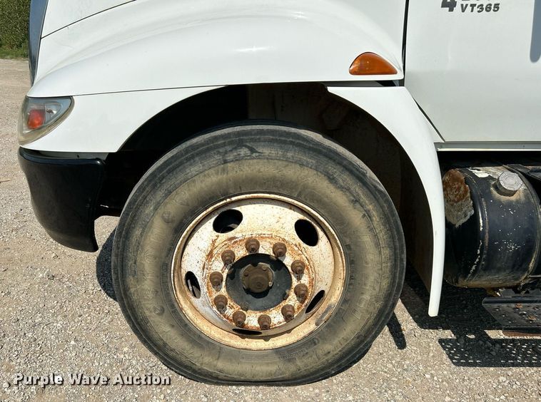 image for item DJ6269 2006 International 4200  dump flatbed truck