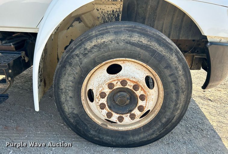 image for item DJ6269 2006 International 4200  dump flatbed truck