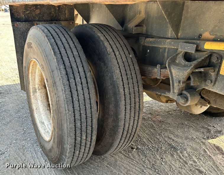 image for item DJ6269 2006 International 4200  dump flatbed truck