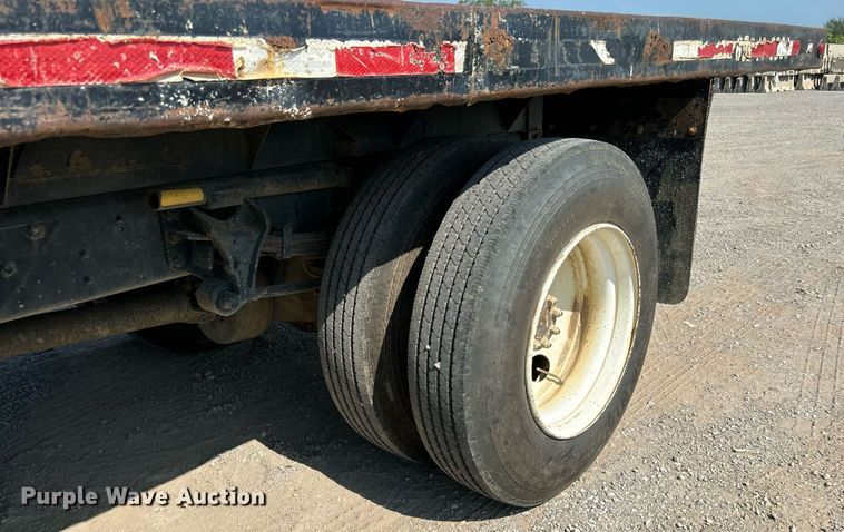 image for item DJ6269 2006 International 4200  dump flatbed truck