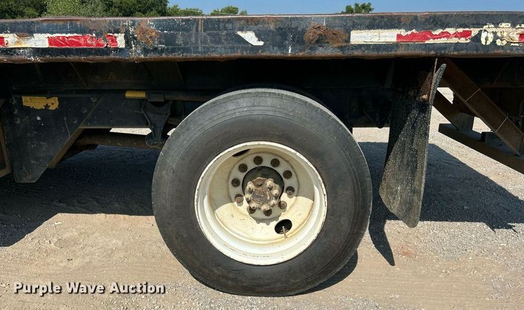 image for item DJ6269 2006 International 4200  dump flatbed truck