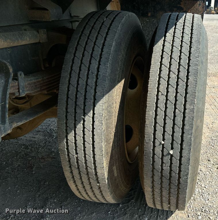 image for item DJ6269 2006 International 4200  dump flatbed truck