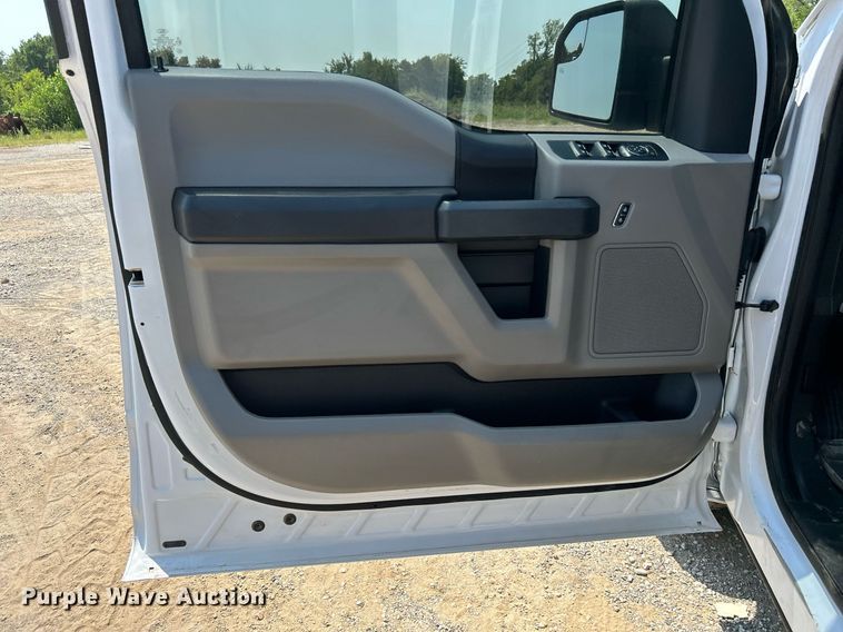 image for item DJ6271 2018 Ford F150 XL  SuperCrew pickup truck