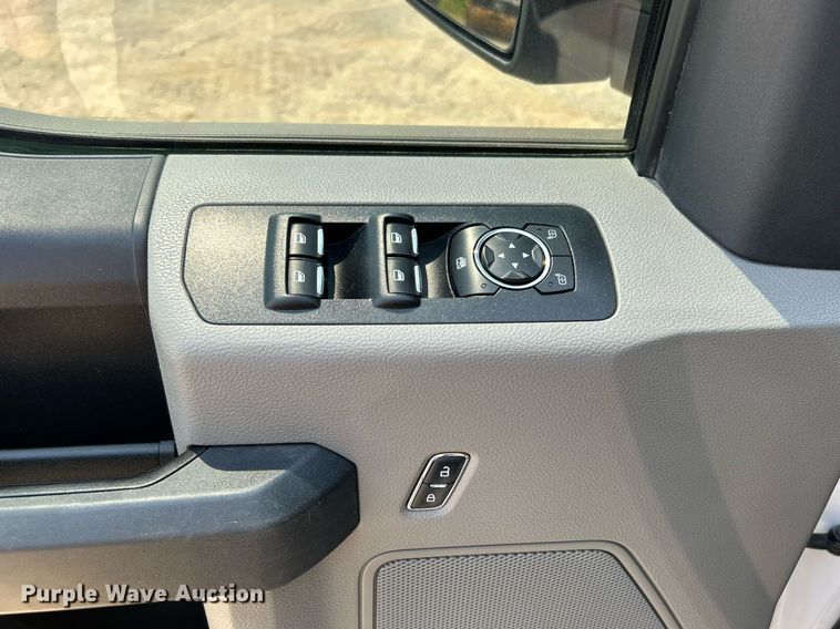 image for item DJ6271 2018 Ford F150 XL  SuperCrew pickup truck