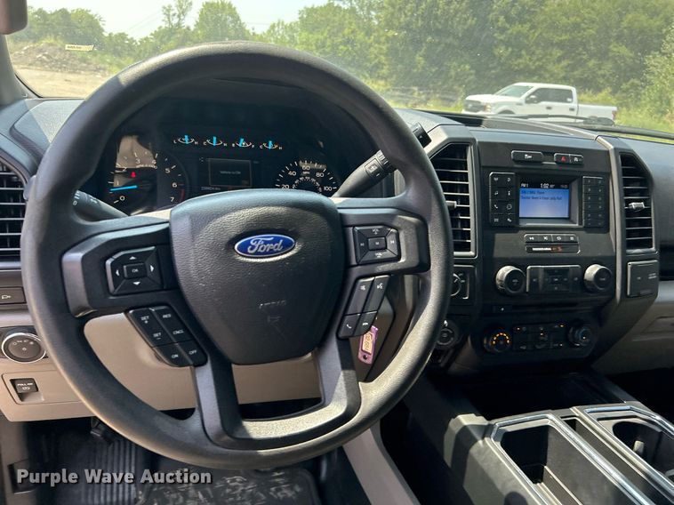 image for item DJ6271 2018 Ford F150 XL  SuperCrew pickup truck