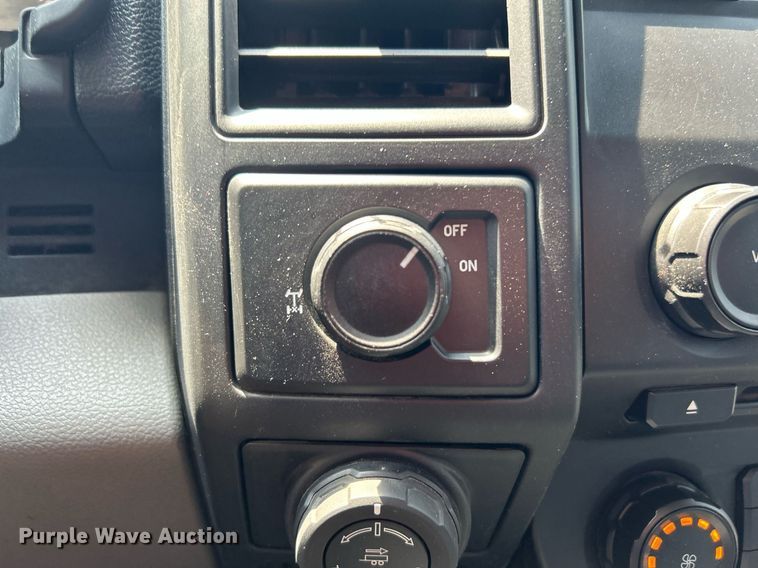 image for item DJ6271 2018 Ford F150 XL  SuperCrew pickup truck