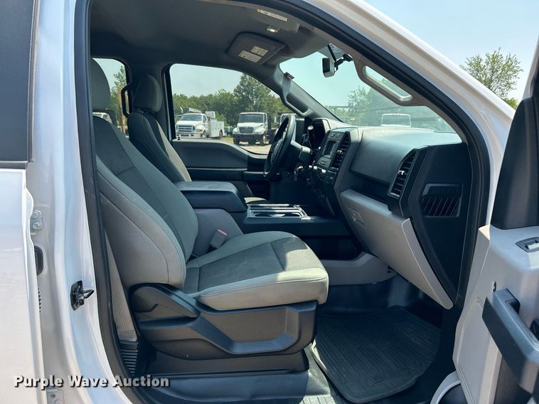 image for item DJ6271 2018 Ford F150 XL  SuperCrew pickup truck