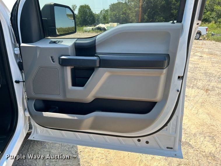 image for item DJ6271 2018 Ford F150 XL  SuperCrew pickup truck