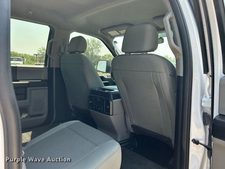 image for item DJ6271 2018 Ford F150 XL  SuperCrew pickup truck