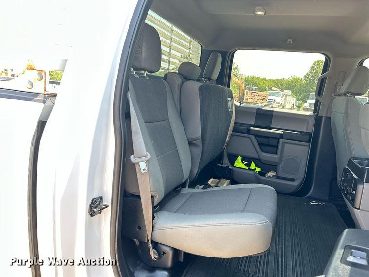 image for item DJ6271 2018 Ford F150 XL  SuperCrew pickup truck