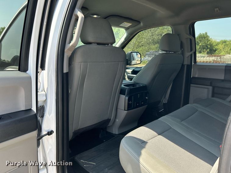 image for item DJ6271 2018 Ford F150 XL  SuperCrew pickup truck