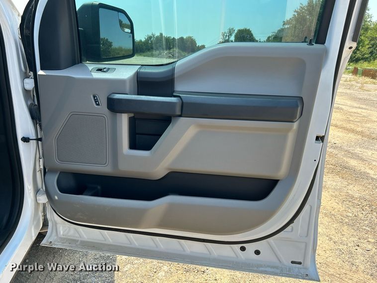 image for item DJ6272 2018 Ford F150  SuperCrew pickup truck