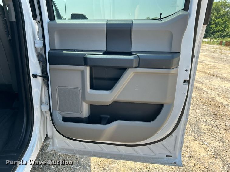 image for item DJ6272 2018 Ford F150  SuperCrew pickup truck