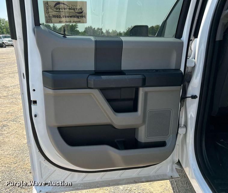 image for item DJ6272 2018 Ford F150  SuperCrew pickup truck