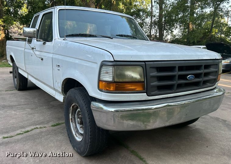 image for item DJ6273 1996 Ford F250  SuperCab pickup truck