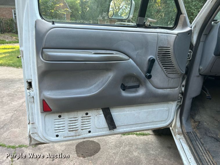 image for item DJ6273 1996 Ford F250  SuperCab pickup truck