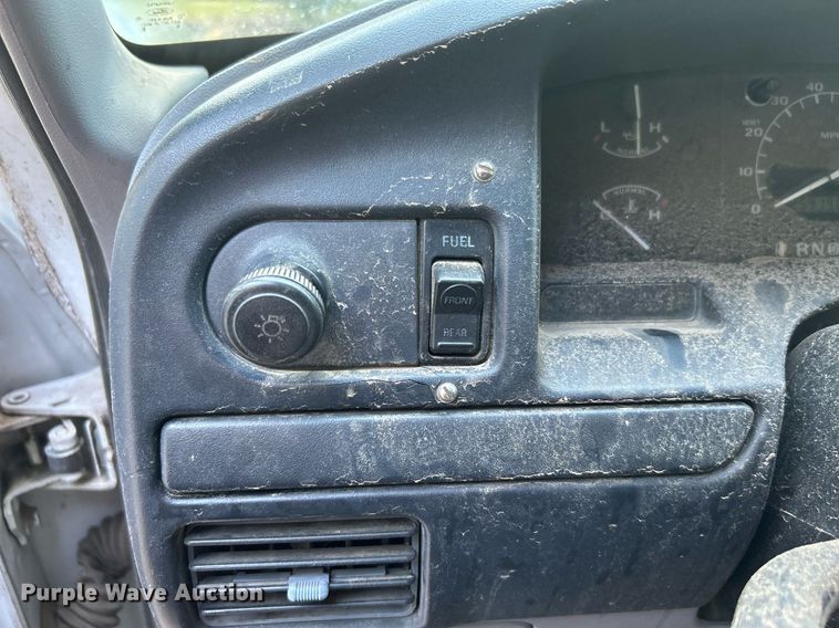 image for item DJ6273 1996 Ford F250  SuperCab pickup truck