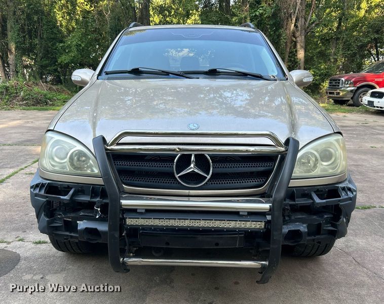 image for item DJ6275 2002 Mercedes Benz ML320  SUV