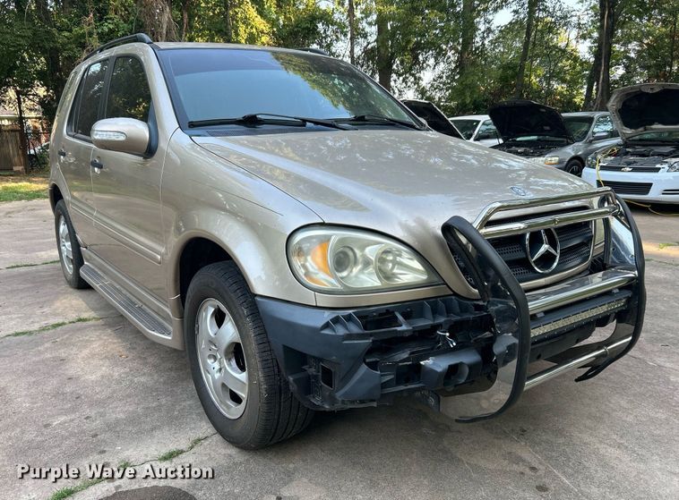 image for item DJ6275 2002 Mercedes Benz ML320  SUV