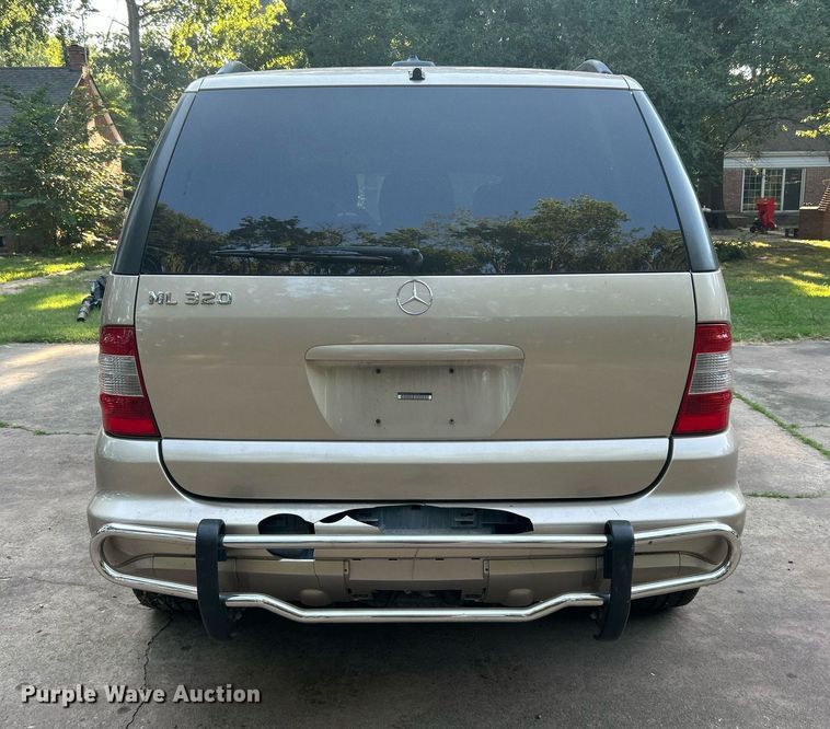 image for item DJ6275 2002 Mercedes Benz ML320  SUV