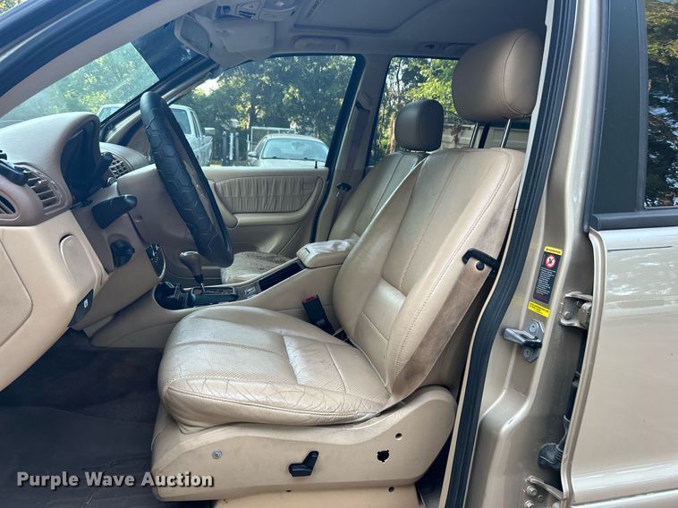 image for item DJ6275 2002 Mercedes Benz ML320  SUV