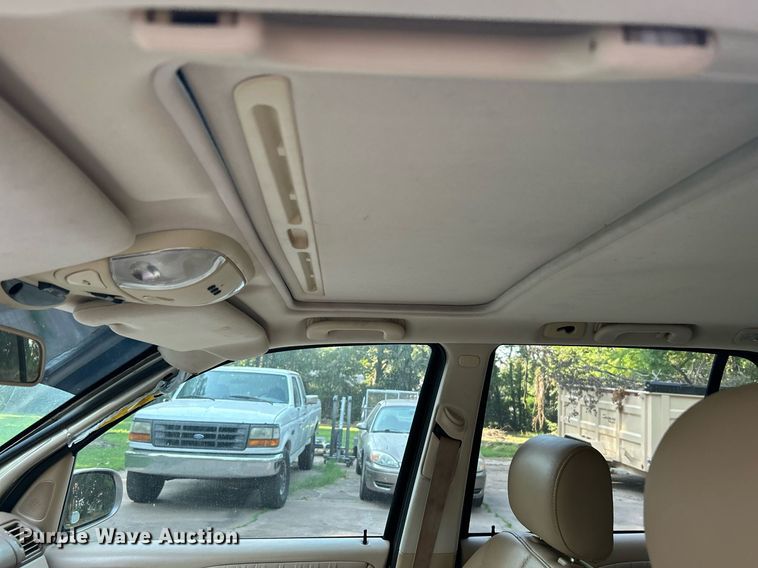 image for item DJ6275 2002 Mercedes Benz ML320  SUV