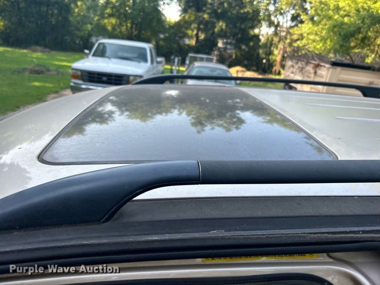 image for item DJ6275 2002 Mercedes Benz ML320  SUV