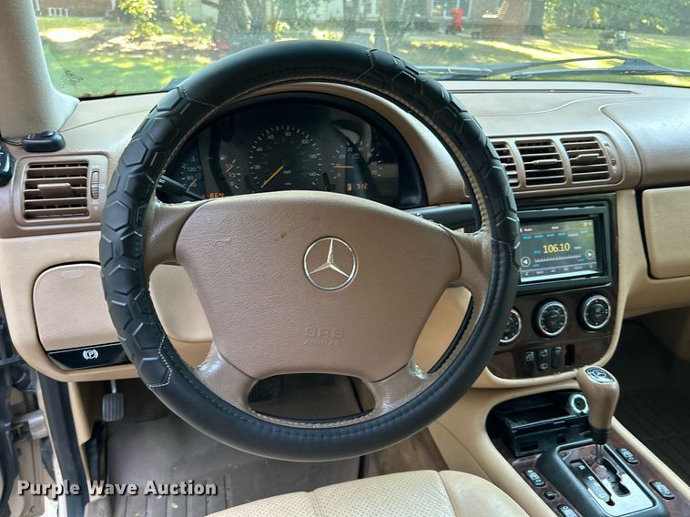 image for item DJ6275 2002 Mercedes Benz ML320  SUV