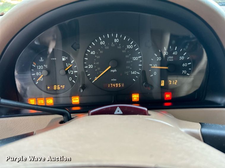 image for item DJ6275 2002 Mercedes Benz ML320  SUV