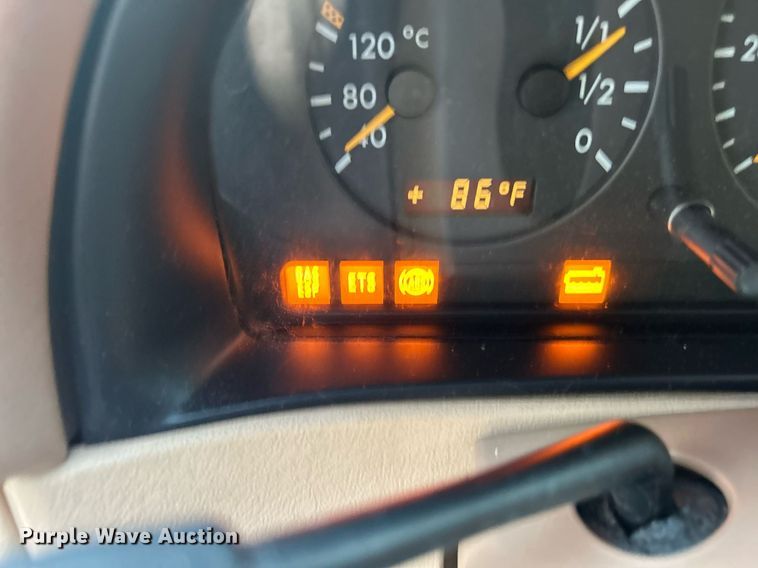 image for item DJ6275 2002 Mercedes Benz ML320  SUV