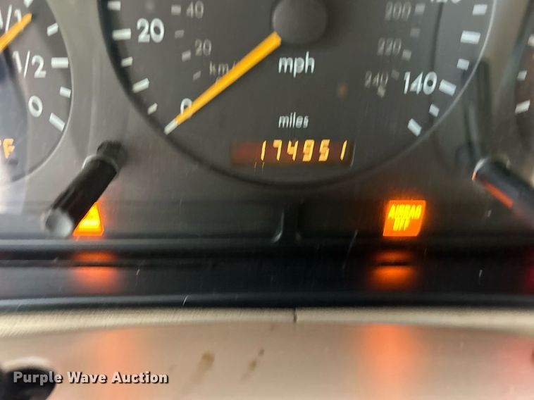 image for item DJ6275 2002 Mercedes Benz ML320  SUV