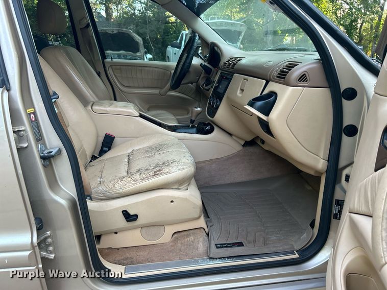 image for item DJ6275 2002 Mercedes Benz ML320  SUV