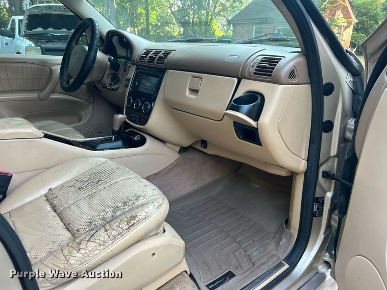 image for item DJ6275 2002 Mercedes Benz ML320  SUV