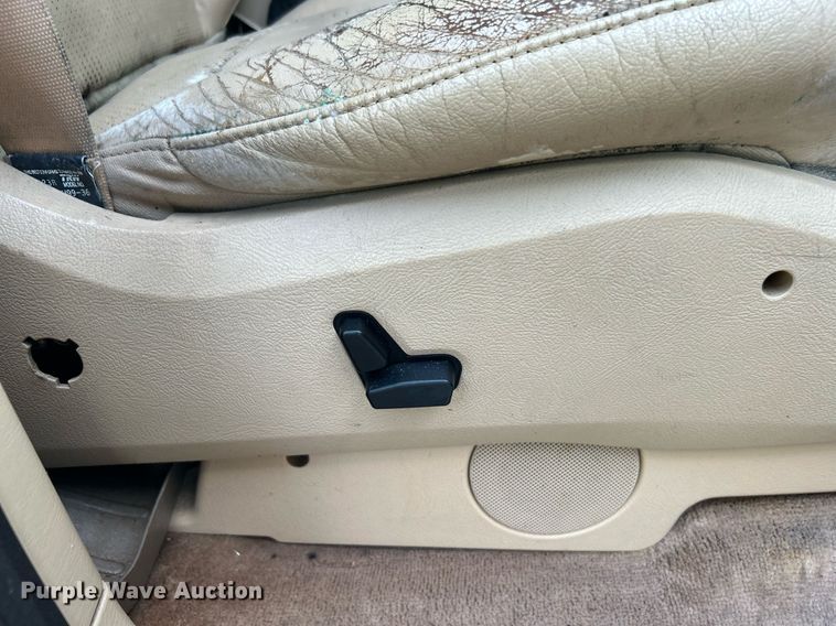 image for item DJ6275 2002 Mercedes Benz ML320  SUV