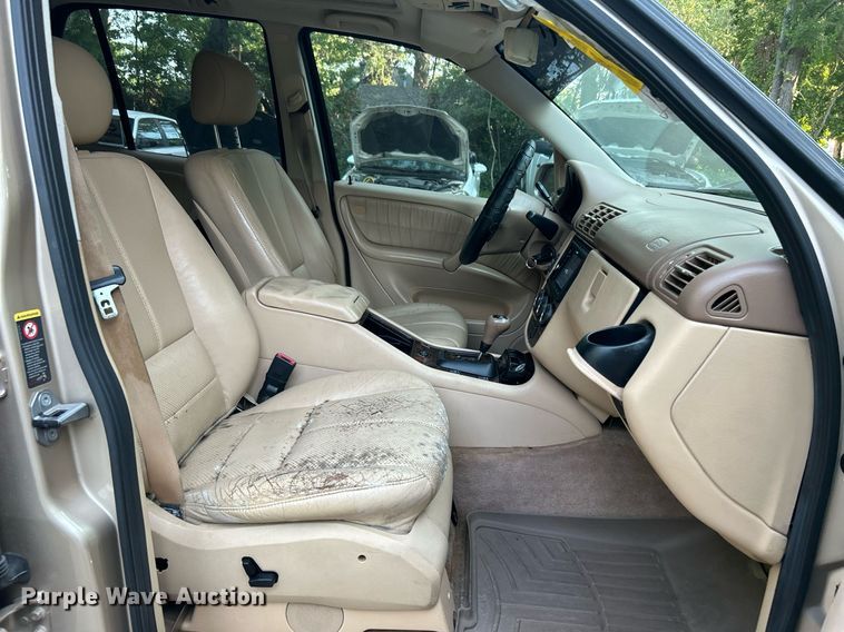 image for item DJ6275 2002 Mercedes Benz ML320  SUV