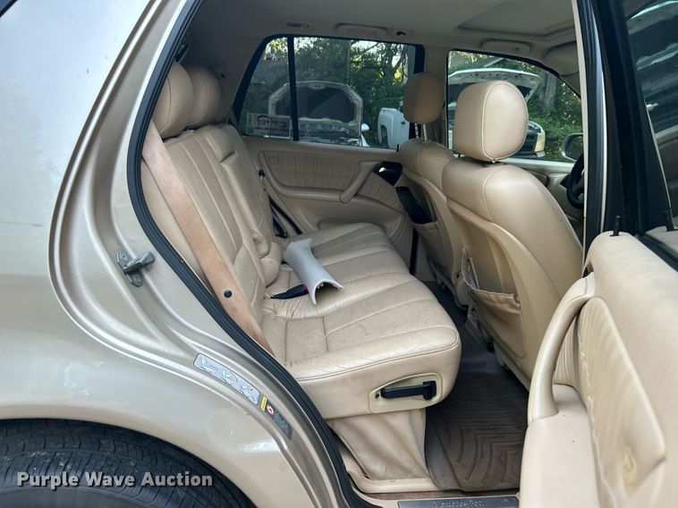 image for item DJ6275 2002 Mercedes Benz ML320  SUV