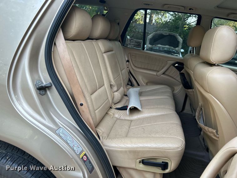 image for item DJ6275 2002 Mercedes Benz ML320  SUV