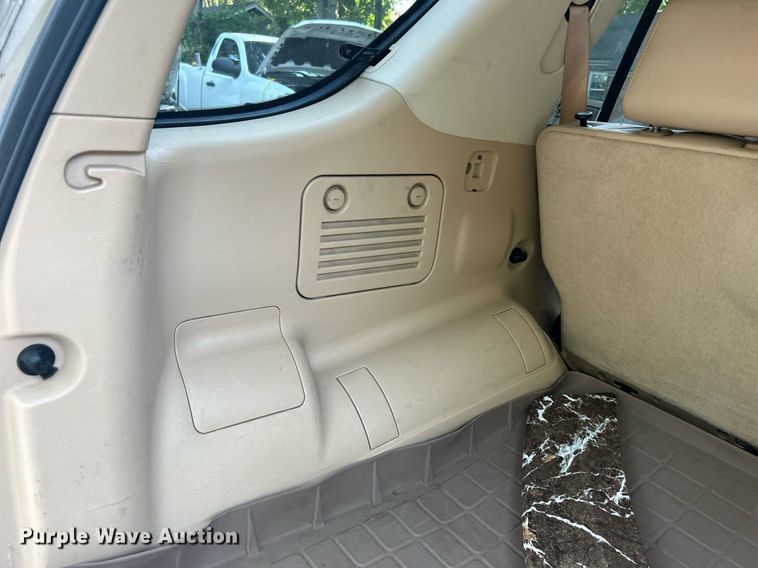 image for item DJ6275 2002 Mercedes Benz ML320  SUV