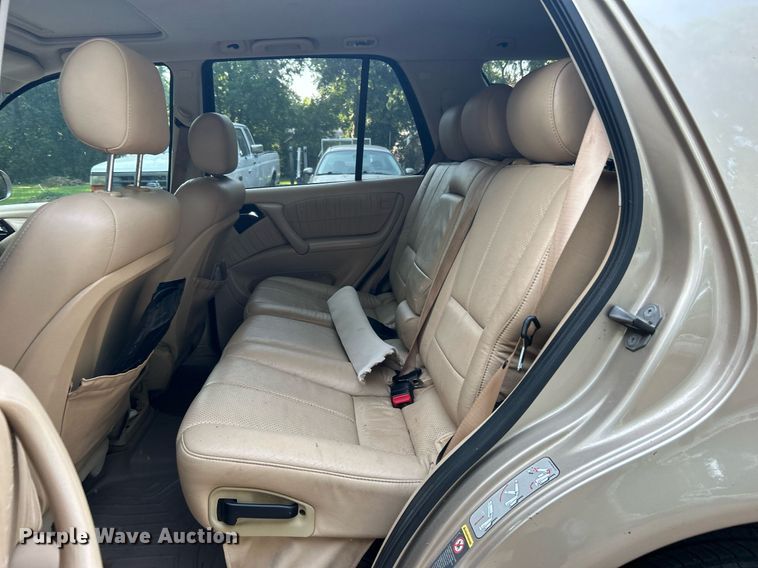 image for item DJ6275 2002 Mercedes Benz ML320  SUV