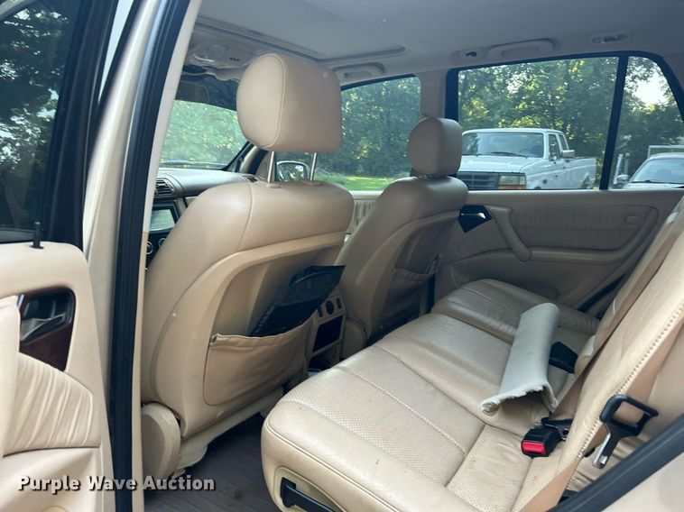 image for item DJ6275 2002 Mercedes Benz ML320  SUV